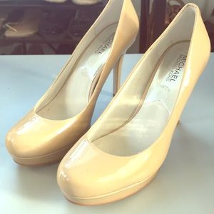Michael Kors  nude pumps